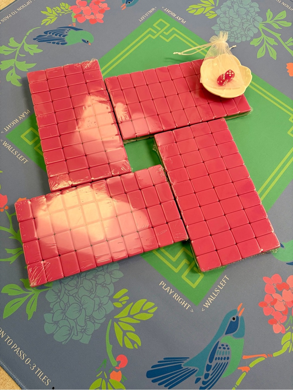 Candy Pink Mahjong Tiles 🍬🩷 🀄️ with Dice Dish & Dice